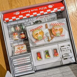 MGA's Miniverse Make It Mini Pizza Party